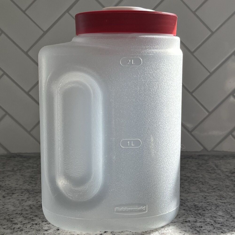 Rubbermaid 2 Qt Plastic Beverage Pitcher White Red Flip Top Pour Lid NWOT USA